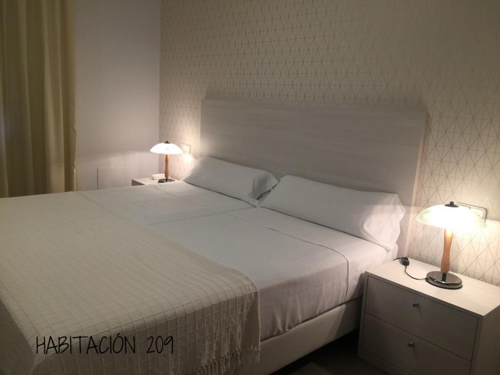Hostal Vista Alegre カストロ・ウルディアレス エクステリア 写真